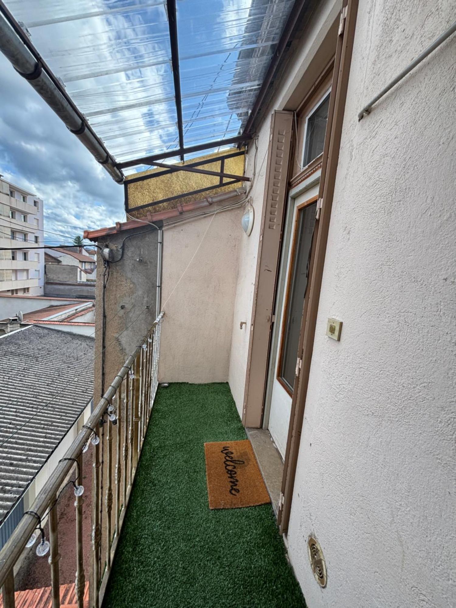 Appartement Cosy Avec Balcon Roanne Exterior photo